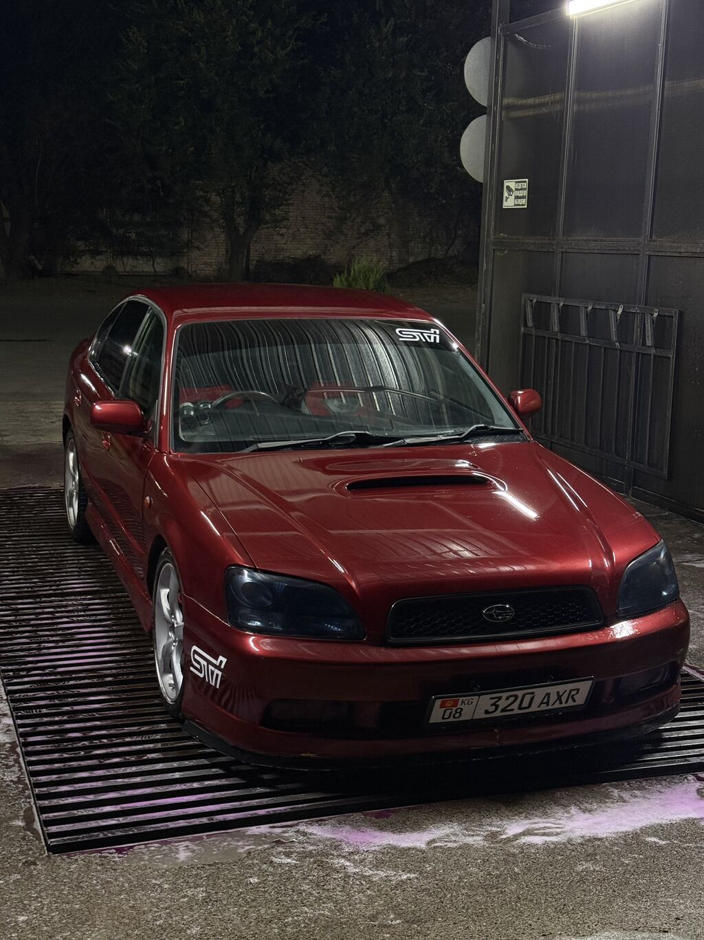 Subaru Legacy: 1999 г., 2 л, Механика, Бензин, Седан: фото 1