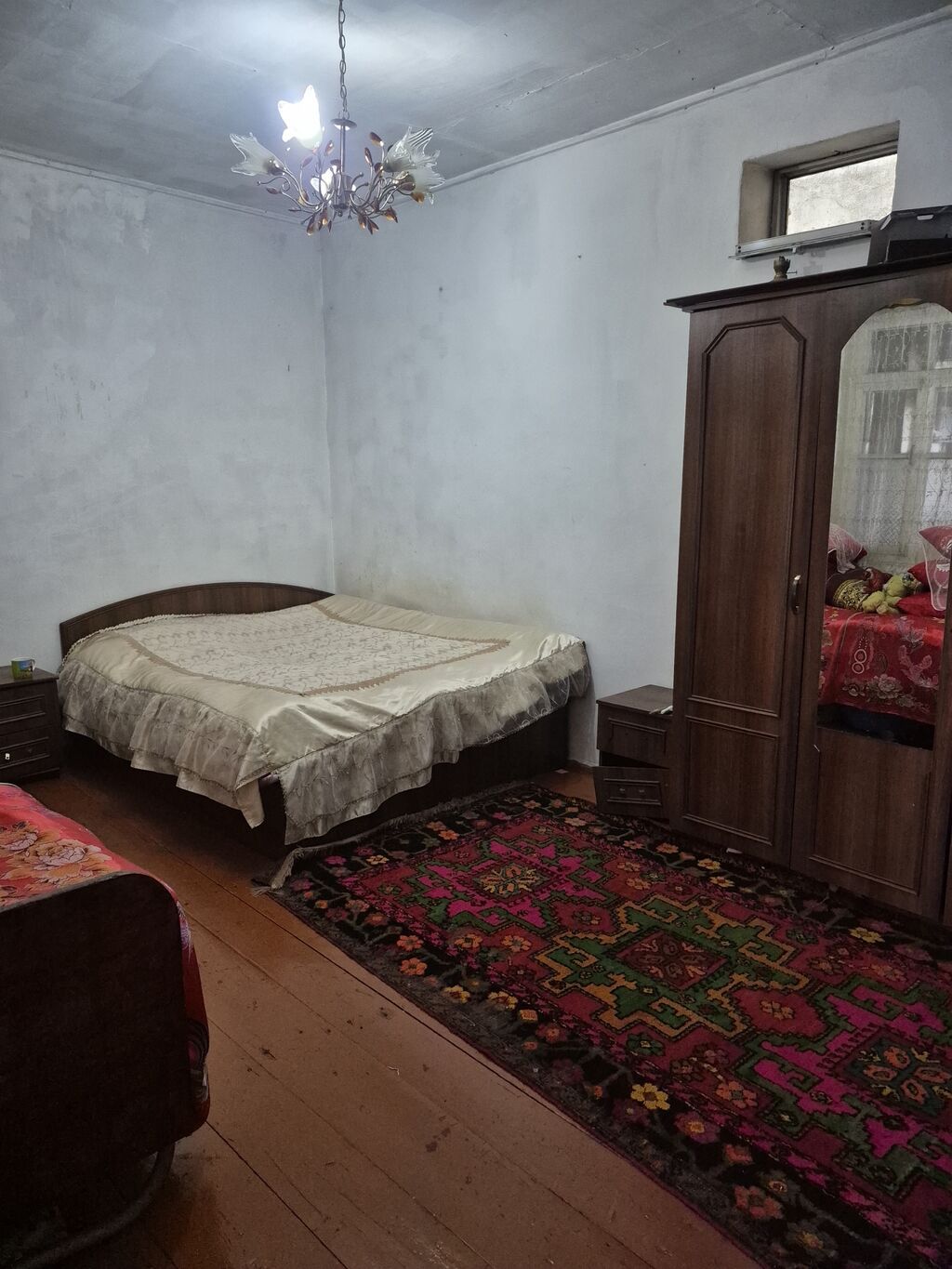Bakı, Bülbülə qəs., 5 otaqlı, Köhnə tikili, m. Koroğlu, 120 kv. m