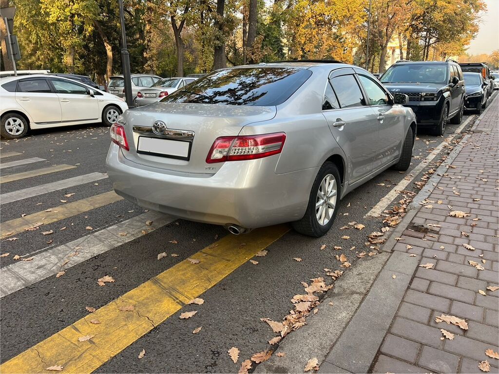 Toyota Camry: 2009 г., 2.5 л, Автомат, Бензин, Седан: фото 2