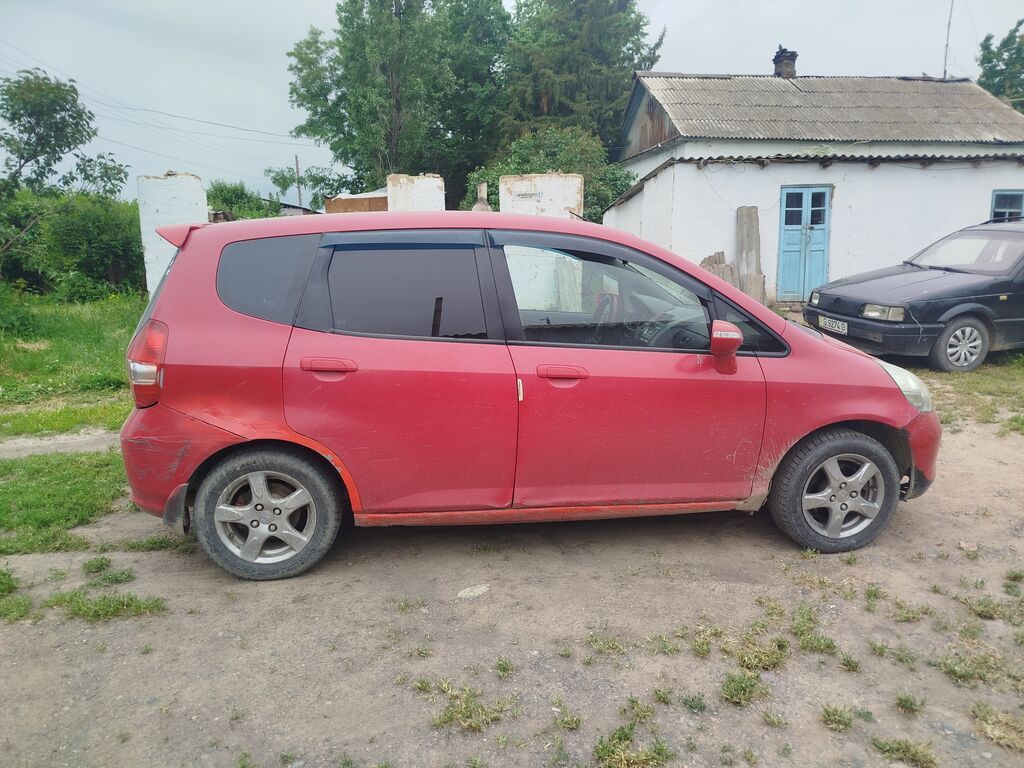 Honda Jazz: 2008 г., 1.3 л, Механика, Бензин, Хэтчбэк: фото 4