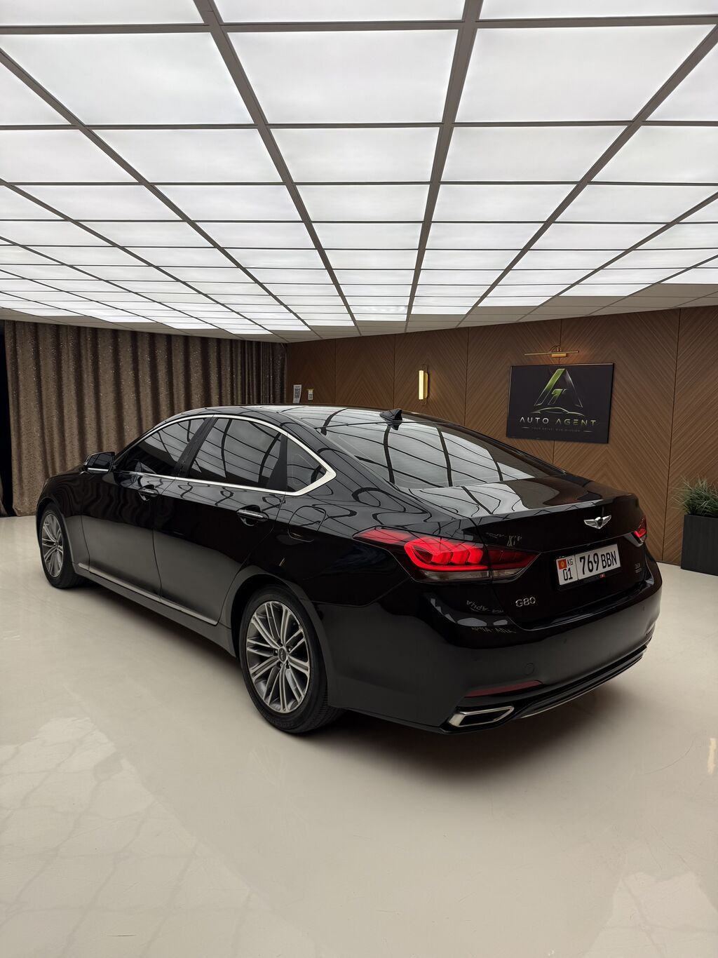 Hyundai Genesis: 2018 г., 3.3 л, Автомат, Бензин: фото 4