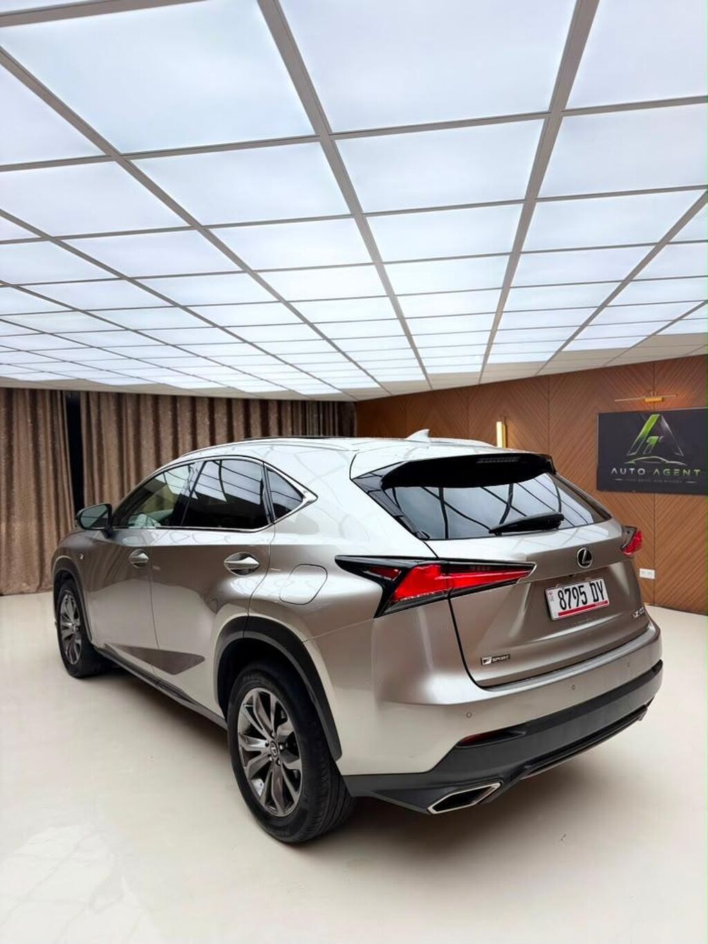 Lexus NX: 2020 г., 2 л, Автомат, Бензин, Кроссовер: фото 5