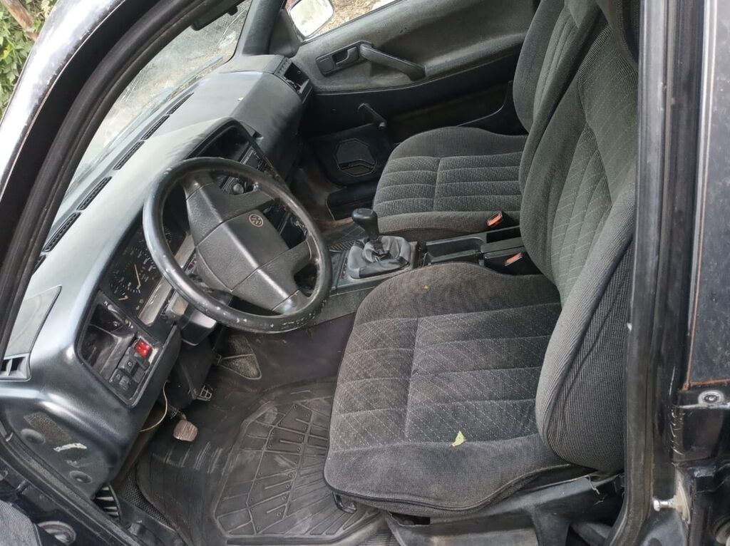 Volkswagen Passat: 1991 г., 1.8 л, Механика, Бензин, Универсал: фото 7