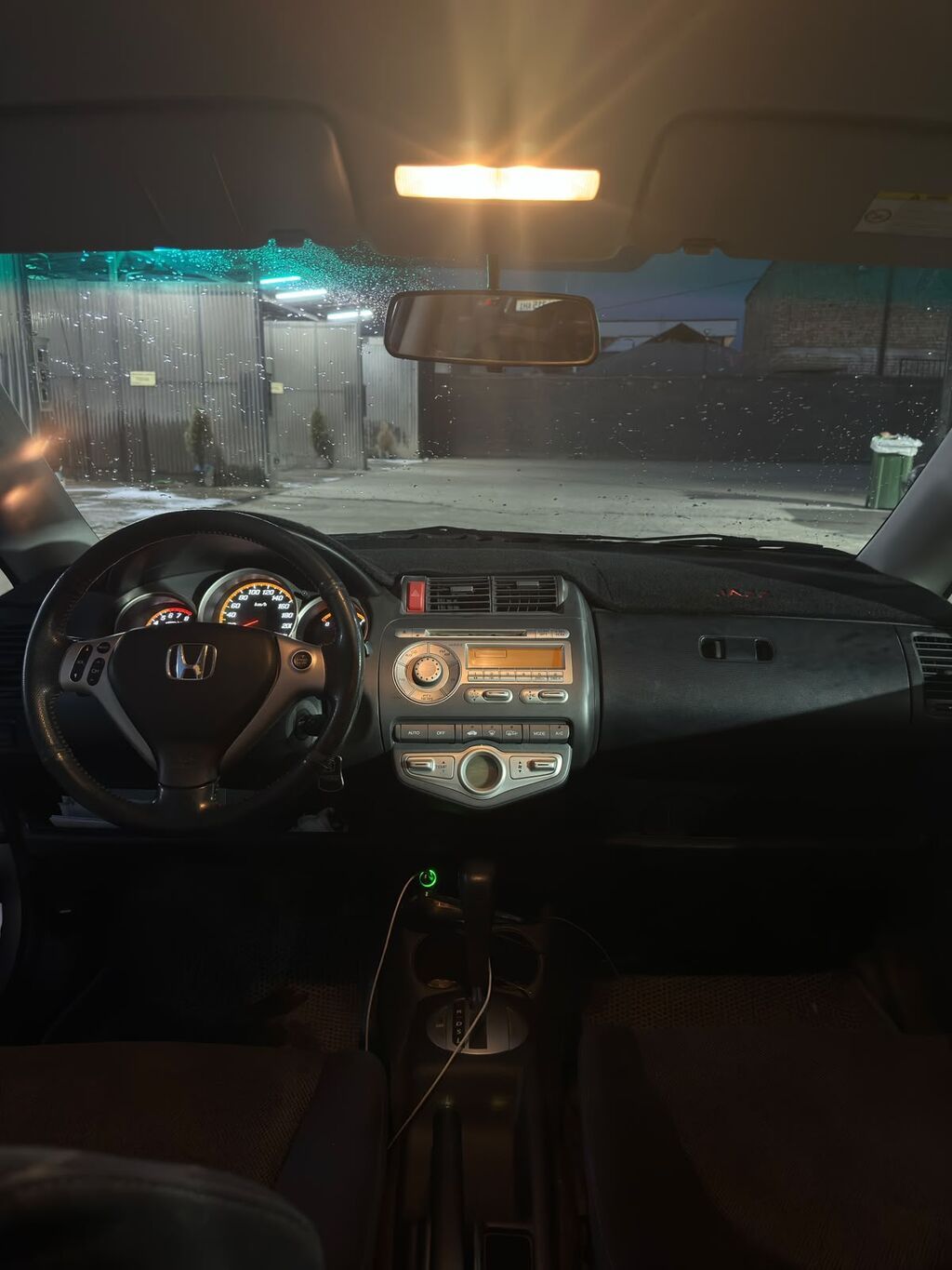 Honda Jazz: 2008 г., 1.4 л, Автомат, Бензин, Хэтчбэк: фото 6