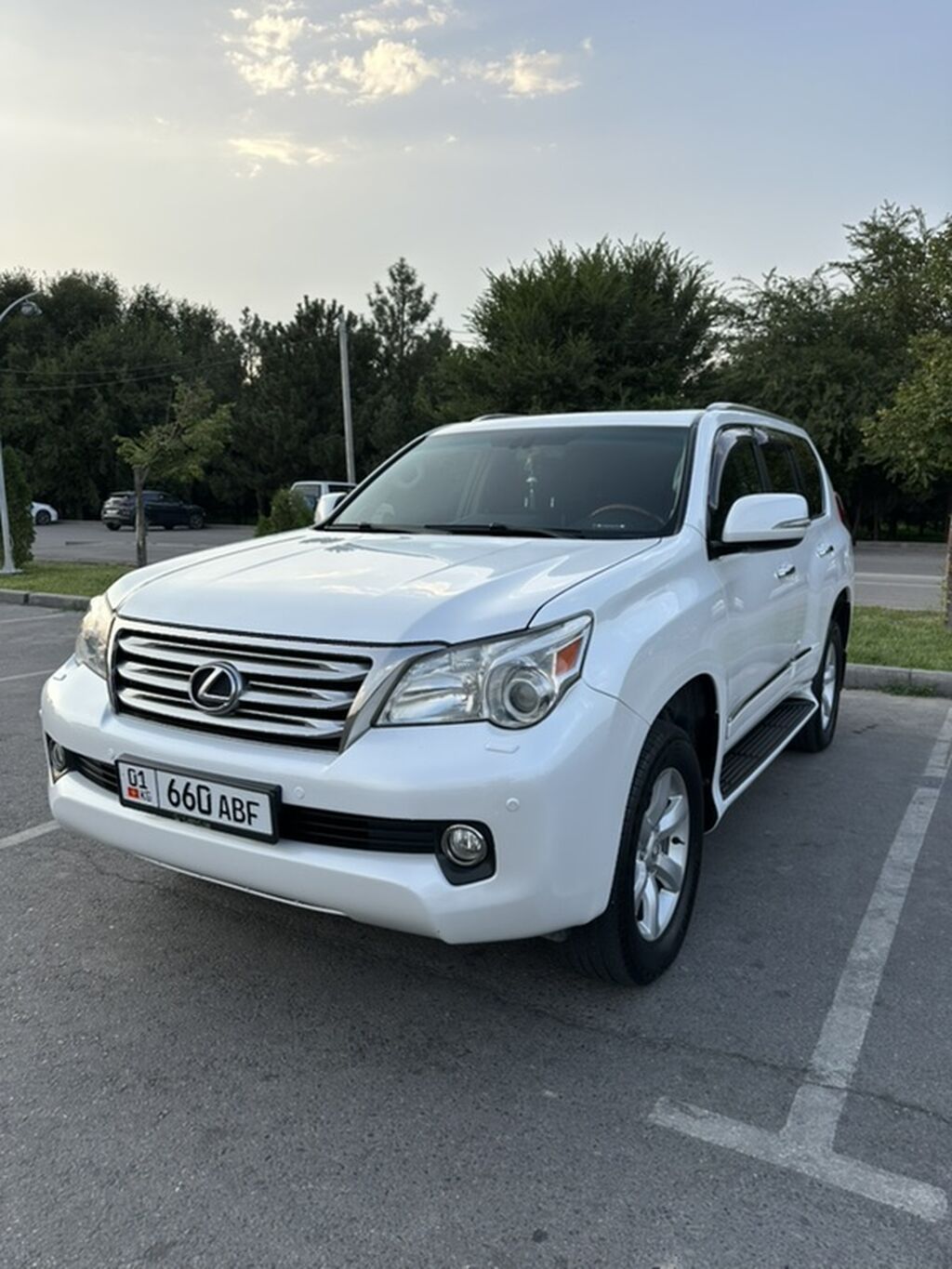Lexus GX: 2010 г., 4.6 л, Автомат, Бензин, Внедорожник: фото 2