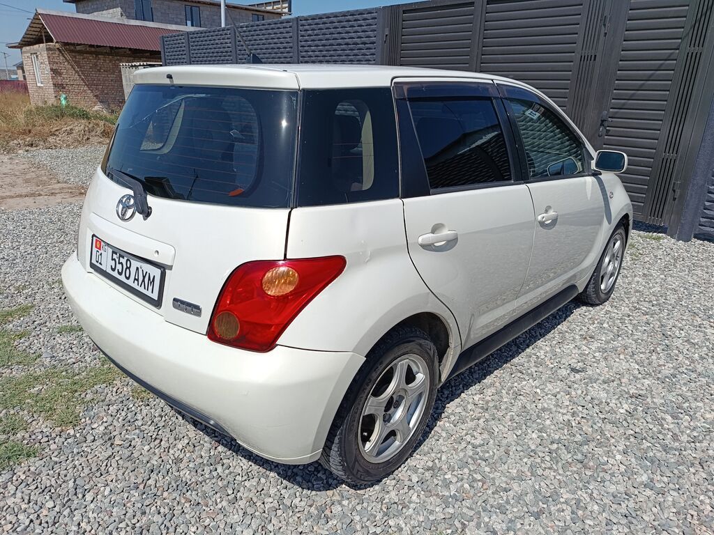 Toyota Ist: 2003 г., 1.5 л, Автомат, Бензин, Хэтчбэк: фото 3