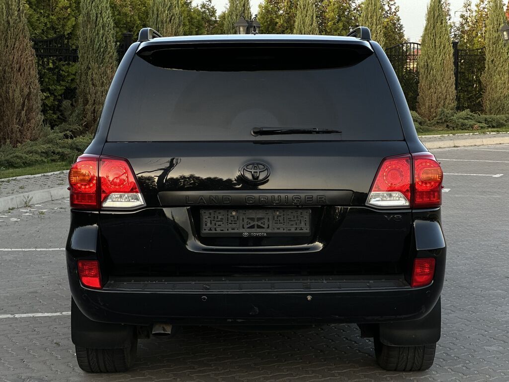 Toyota Land Cruiser: 2014 г., 4.5 л, Автомат, Бензин, Внедорожник: фото 3