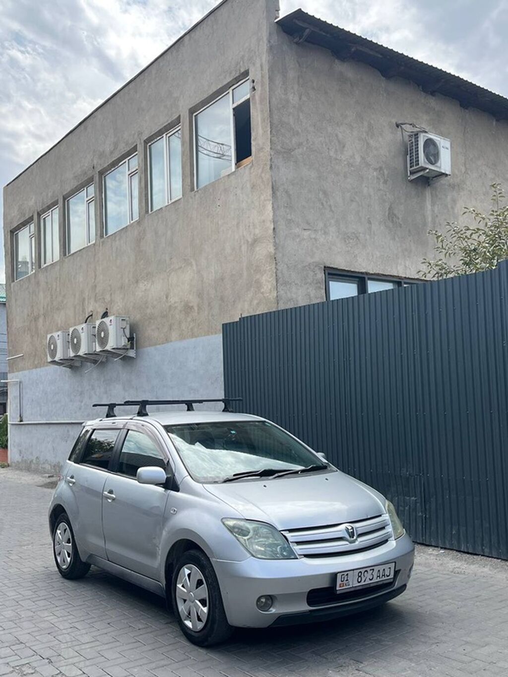 Toyota Ist: 2002 г., 1.5 л, Хэтчбэк: фото 6