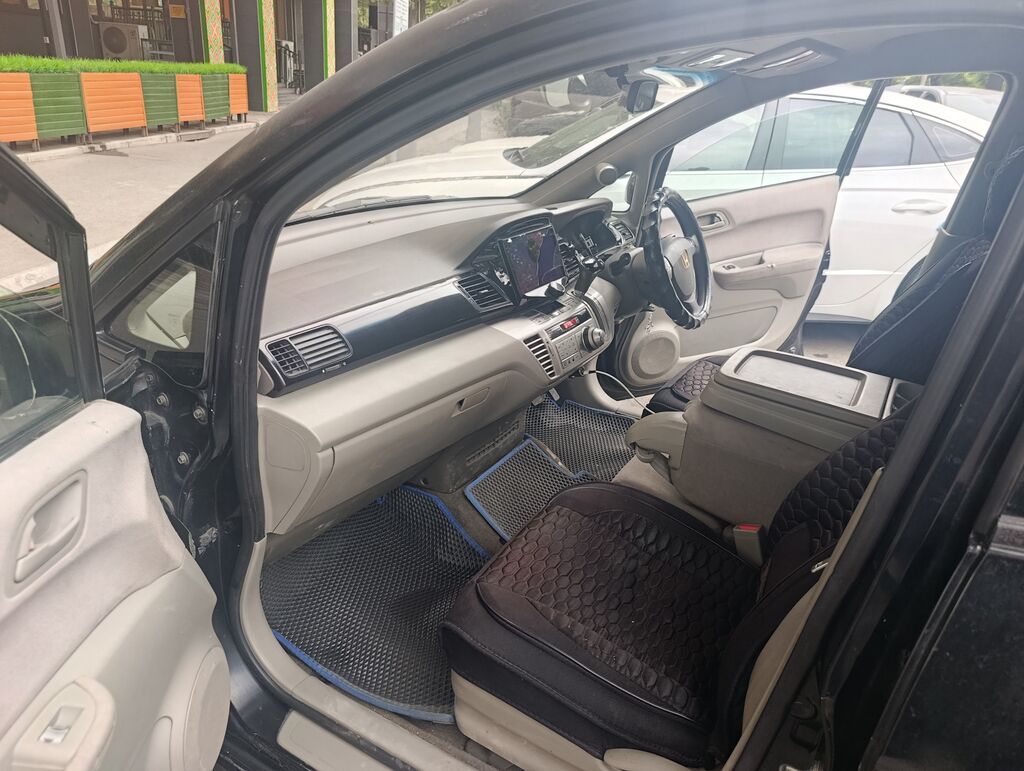 Honda Airwave: 2005 г., Автомат, Бензин, Хэтчбэк: фото 6