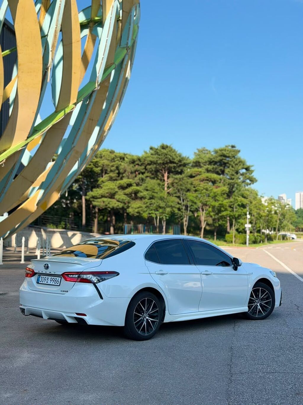 Toyota Camry: 2021 г., 2.5 л, Автомат, Гибрид, Седан: фото 7