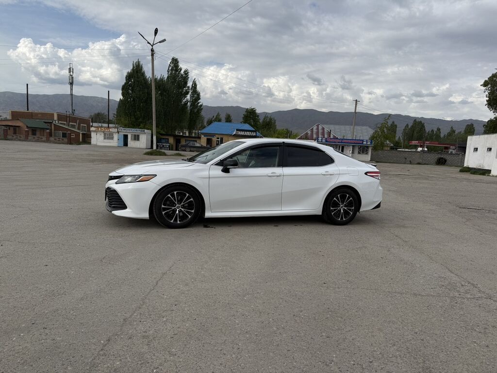 Toyota Camry: 2020 г., 2.5 л, Седан: фото 2