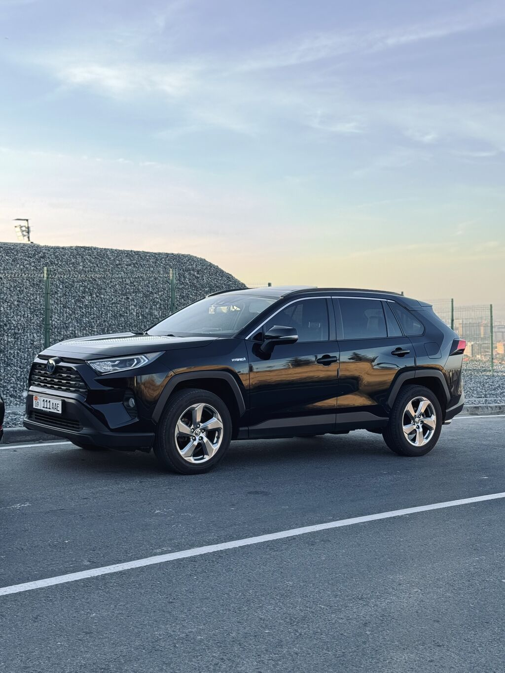 Toyota RAV4: 2021 г., 2.5 л, Автомат, Гибрид, Кроссовер: фото 1