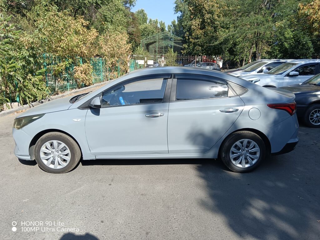 Hyundai Solaris: 2020 г., 1.6 л, Автомат, Бензин, Седан: фото 2