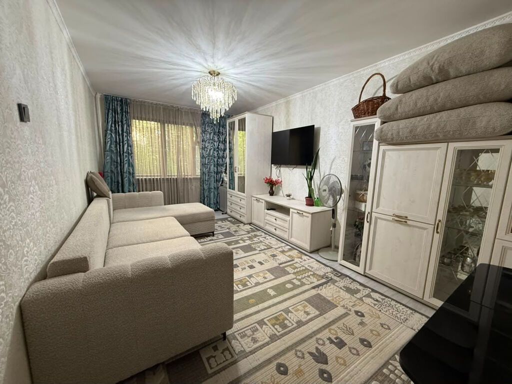 2 комнаты, 45 м², 8 мкр 104 серия, 1 этаж, Евроремонт: фото 1