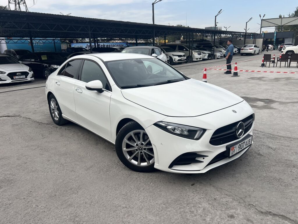 Mercedes-Benz A-Class: 2019 г., 2 л, Автомат, Бензин, Седан: фото 3