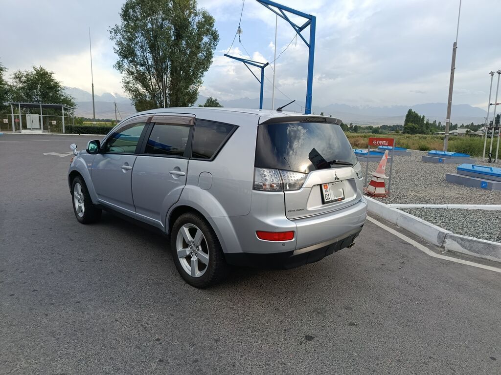 Mitsubishi Outlander: 2006 г., 2.4 л, Автомат, Бензин, Кроссовер: фото 3