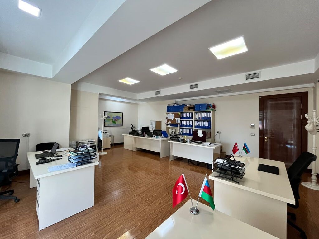 Xətai metrosuna yaxın 250 m² tam təmirli ofis icarəyə verilir Xətai