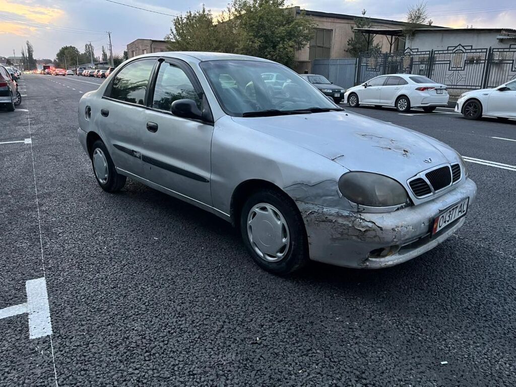 Daewoo Lanos: 1998 г., 1.5 л, Механика, Бензин, Седан: фото 3