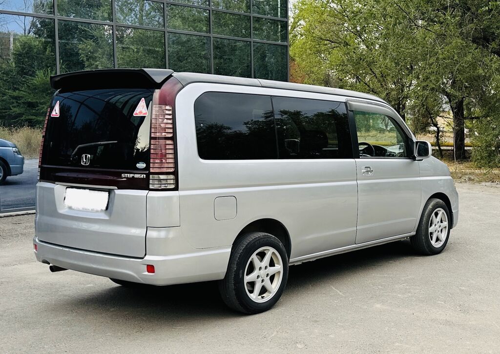 Honda Stepwgn: 2004 г., 2 л, Автомат, Бензин, Минивэн: фото 4