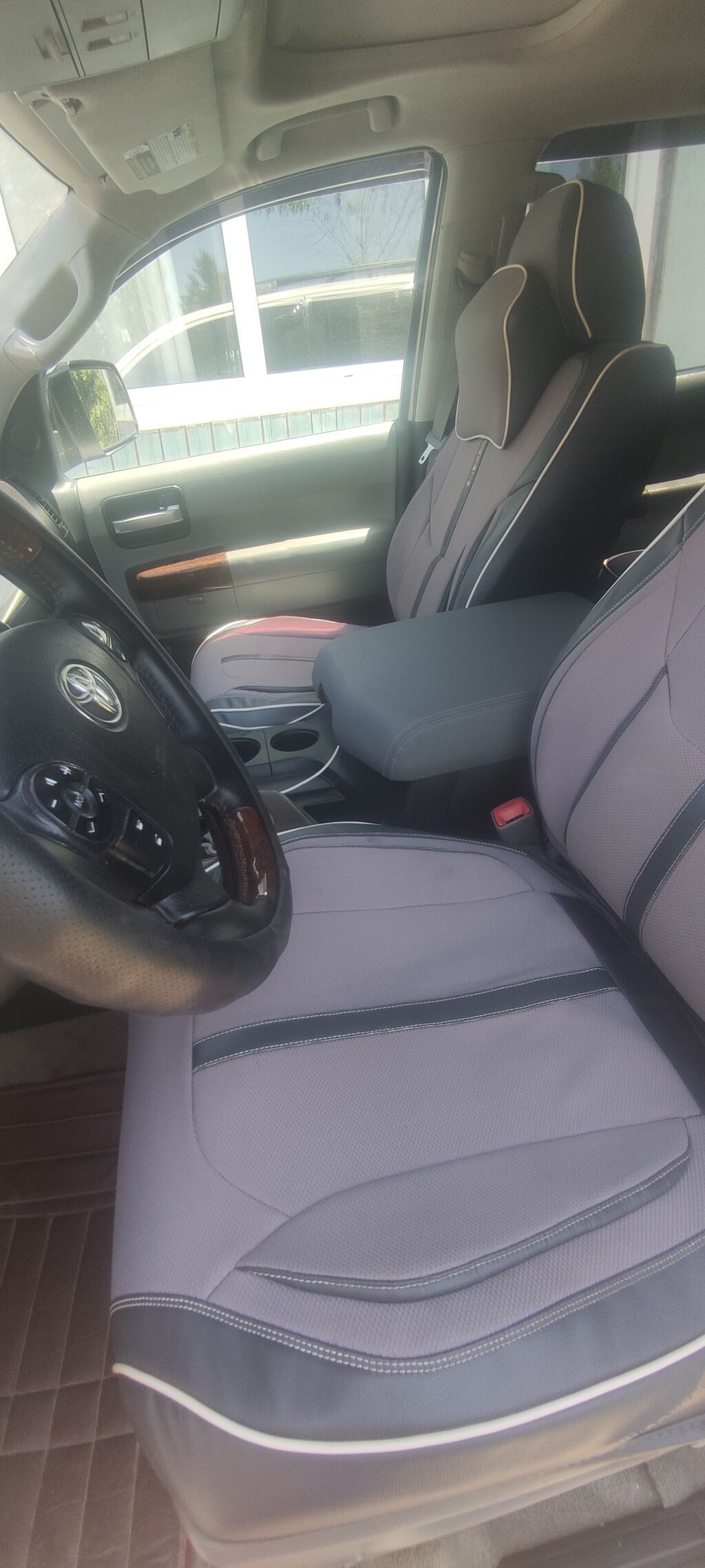 Toyota Sequoia: 2008 г., 5.7 л, Автомат, Газ, Внедорожник: фото 6