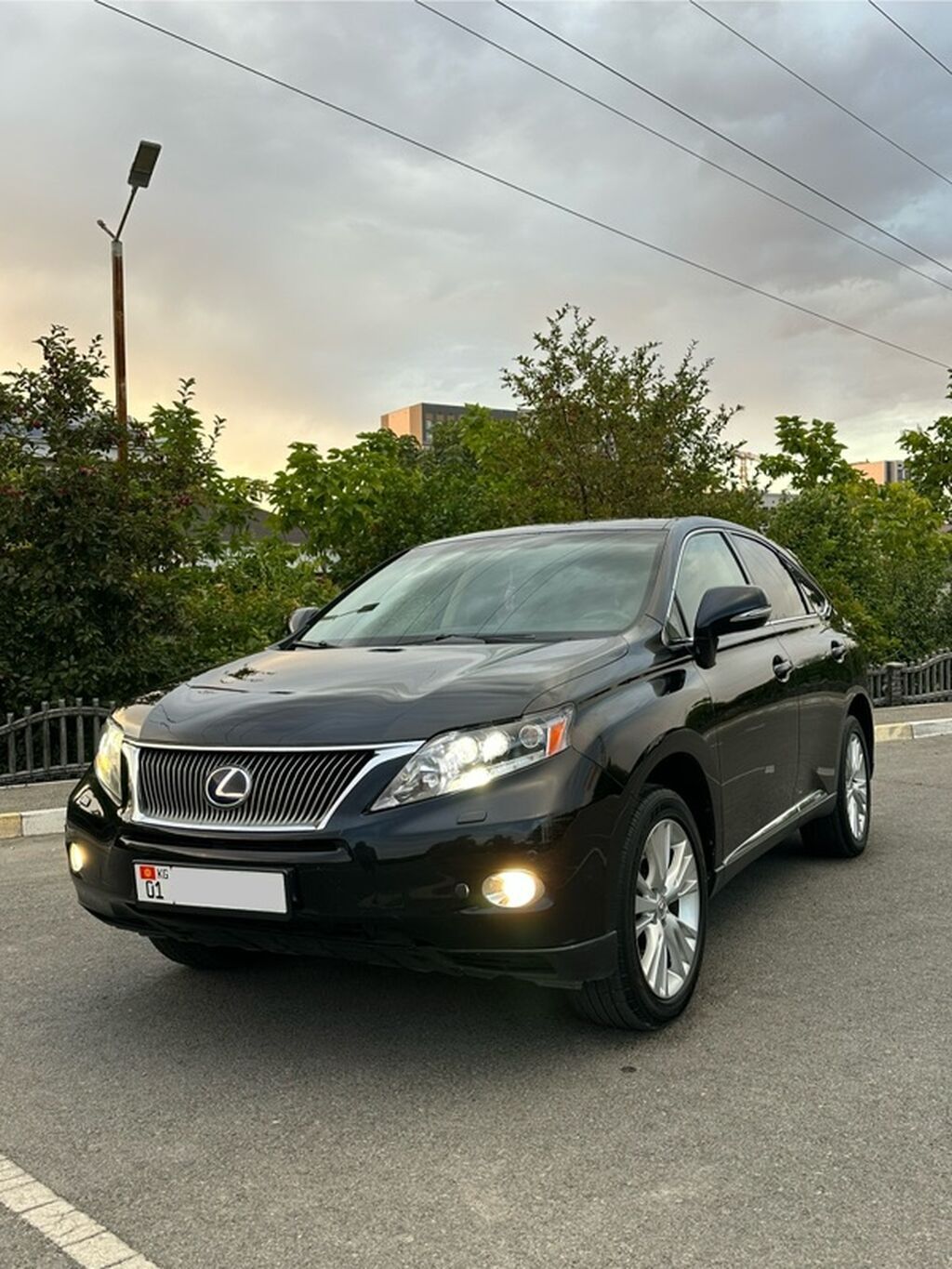 Lexus RX: 2011 г., 3.5 л, Автомат, Гибрид, Кроссовер: фото 3