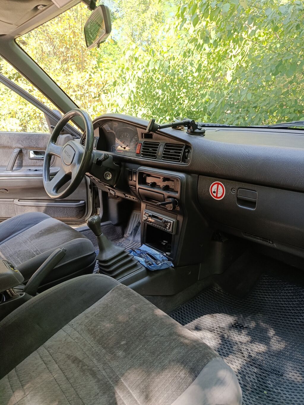 Mazda 626: 1988 г., 2 л, Механика, Бензин, Седан: фото 3