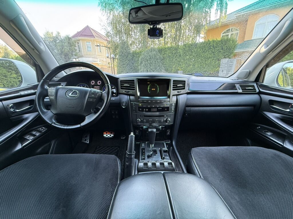 Lexus LX: 2011 г., 5.7 л, Автомат, Бензин, Внедорожник: фото 6