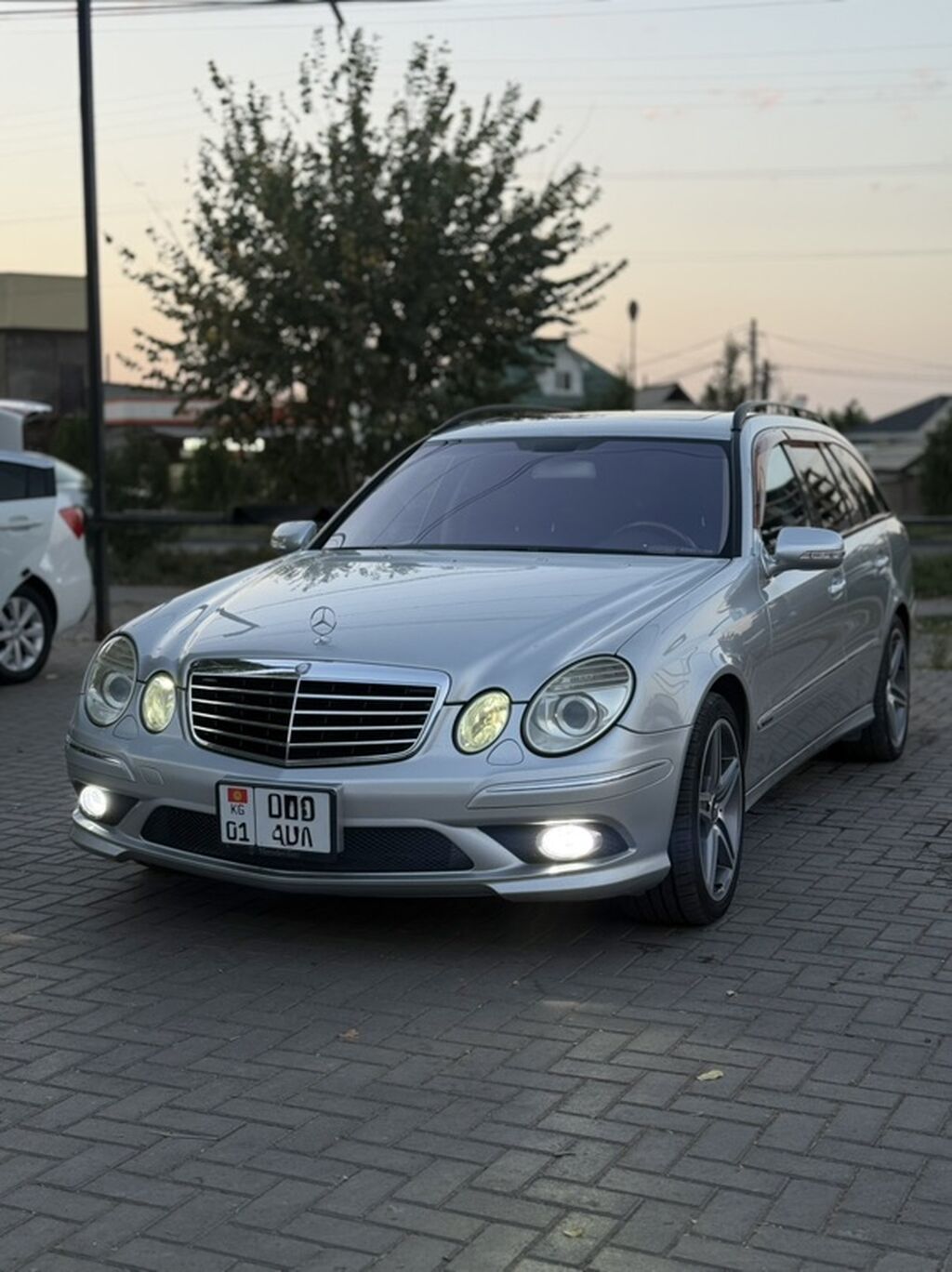 Mercedes-Benz E-Class: 2005 г., 5 л, Автомат, Бензин, Универсал: фото 1