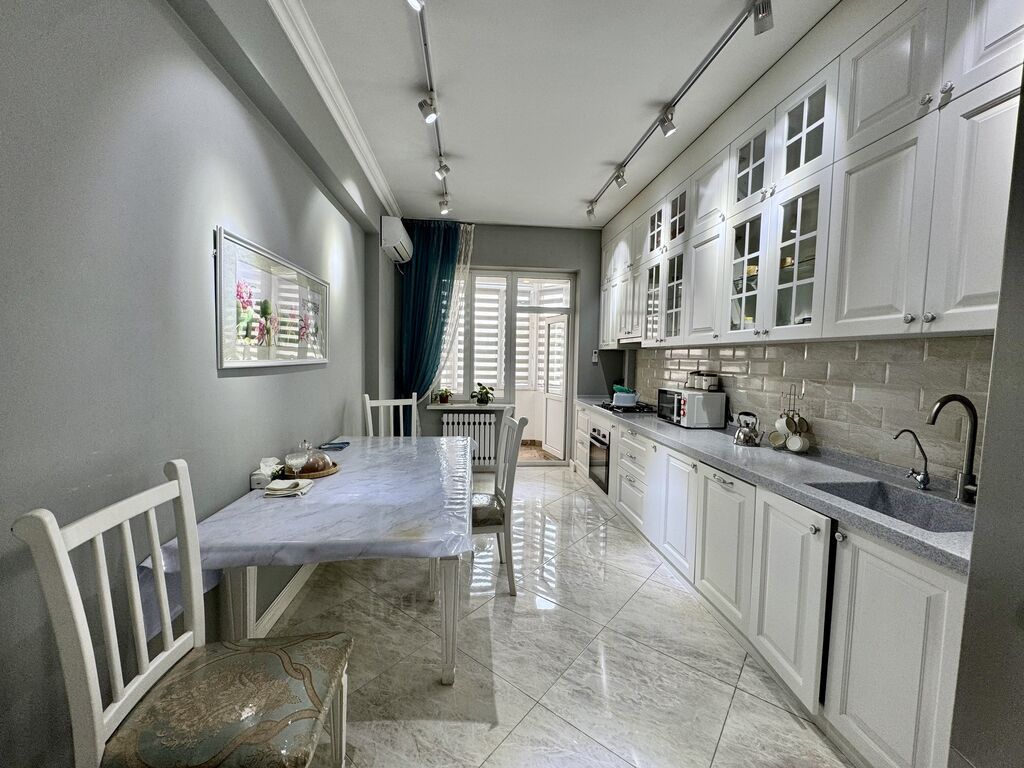3 комнаты, 110 м², Элитка, 3 этаж, Дизайнерский ремонт — фото 3