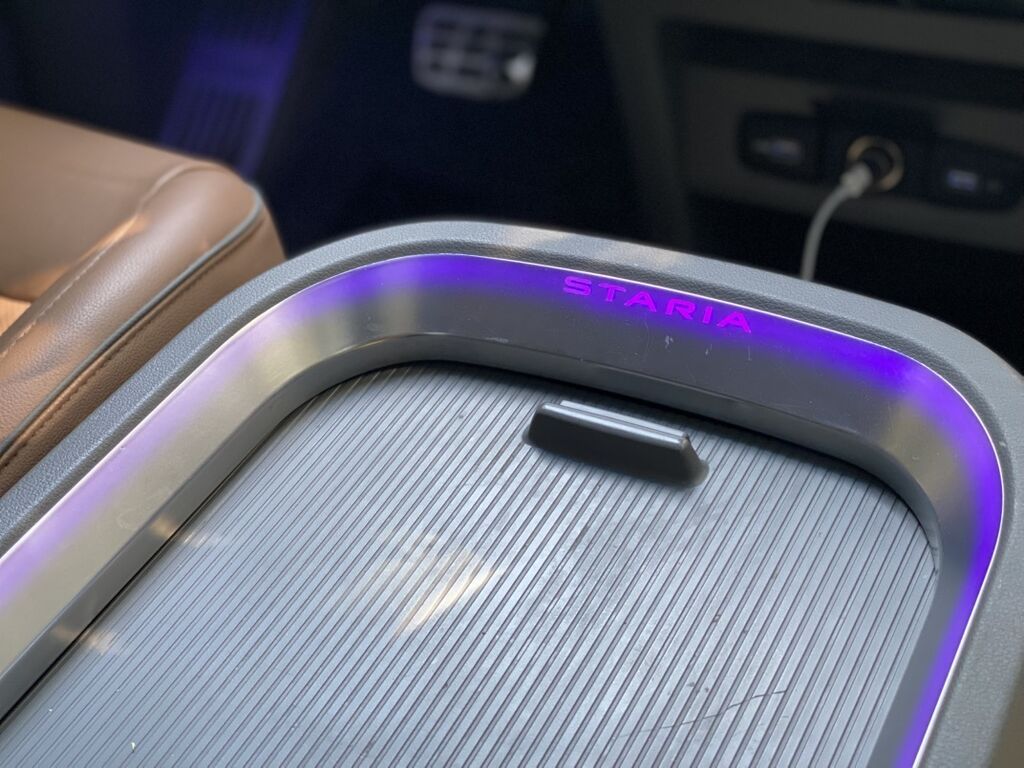 Hyundai Staria: 2022 г., 3.5 л, Автомат, Газ, Минивэн: фото 8