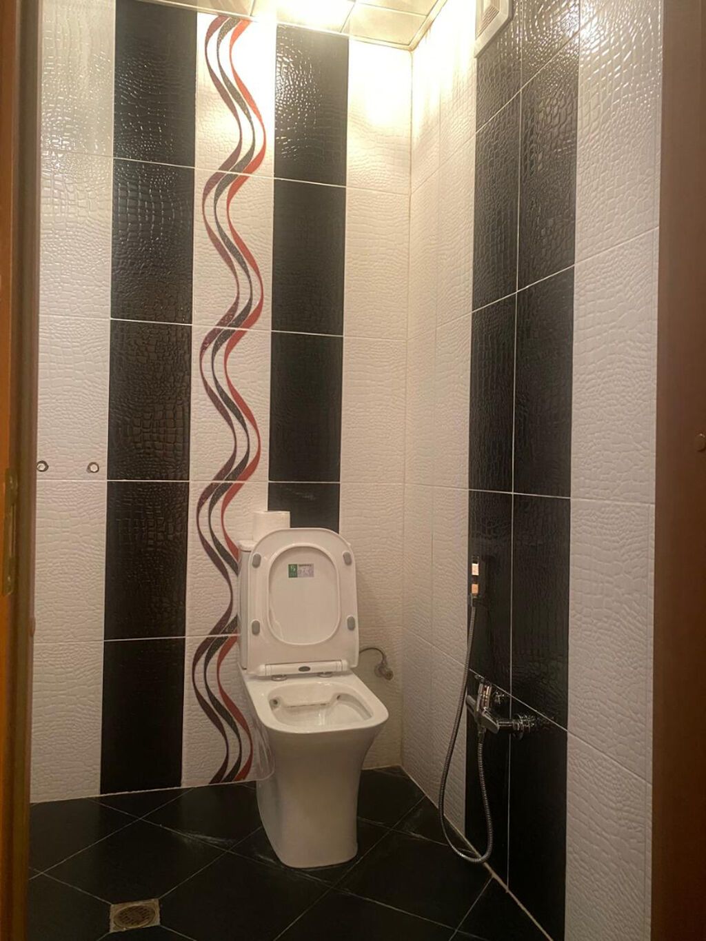 Nizami rayonu, Neftçilər metrosunun yaxını, Nazlı Sarayın yanında