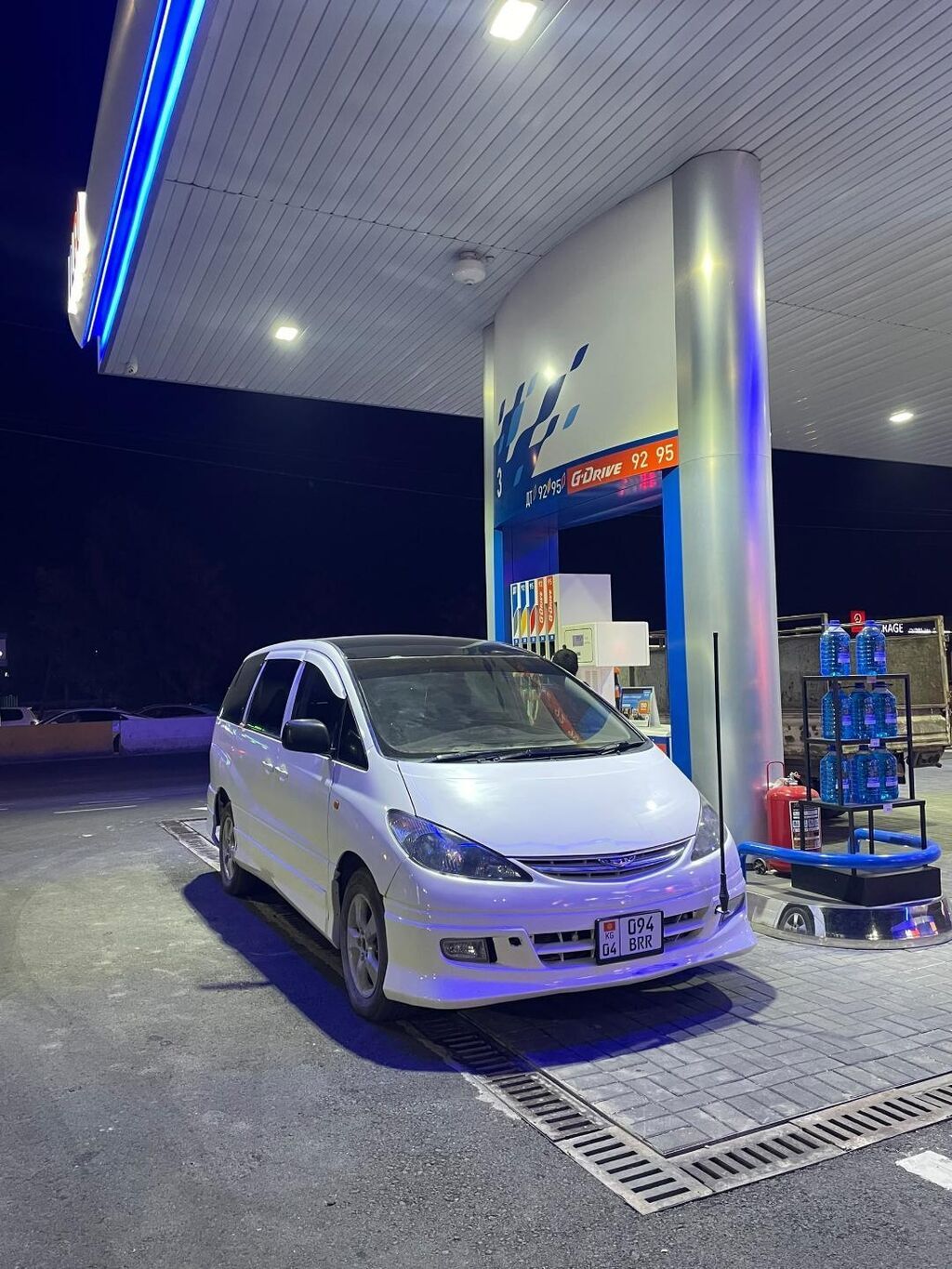 Toyota Estima: 2003 г., 2.4 л, Автомат, Газ, Минивэн: фото 2