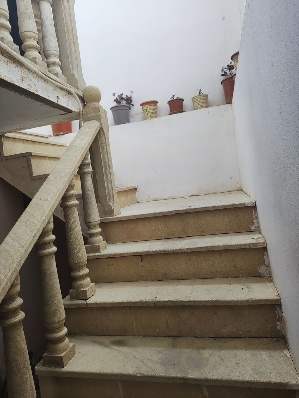 Mehdiabad 7 otaqlı, 204 kv. m, Orta təmir