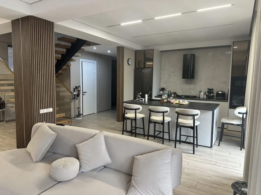 226 м², 5 комнат, Утепленный, Бронированные двери, Балкон застеклен