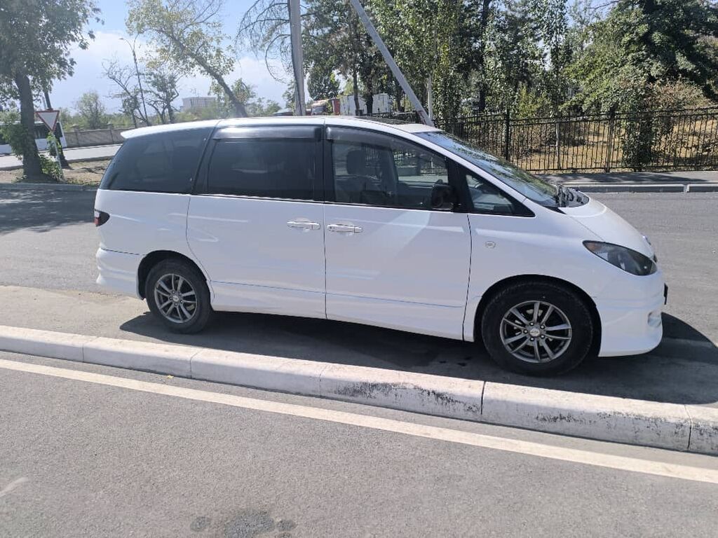 Toyota Estima: 2001 г., Минивэн: фото 3