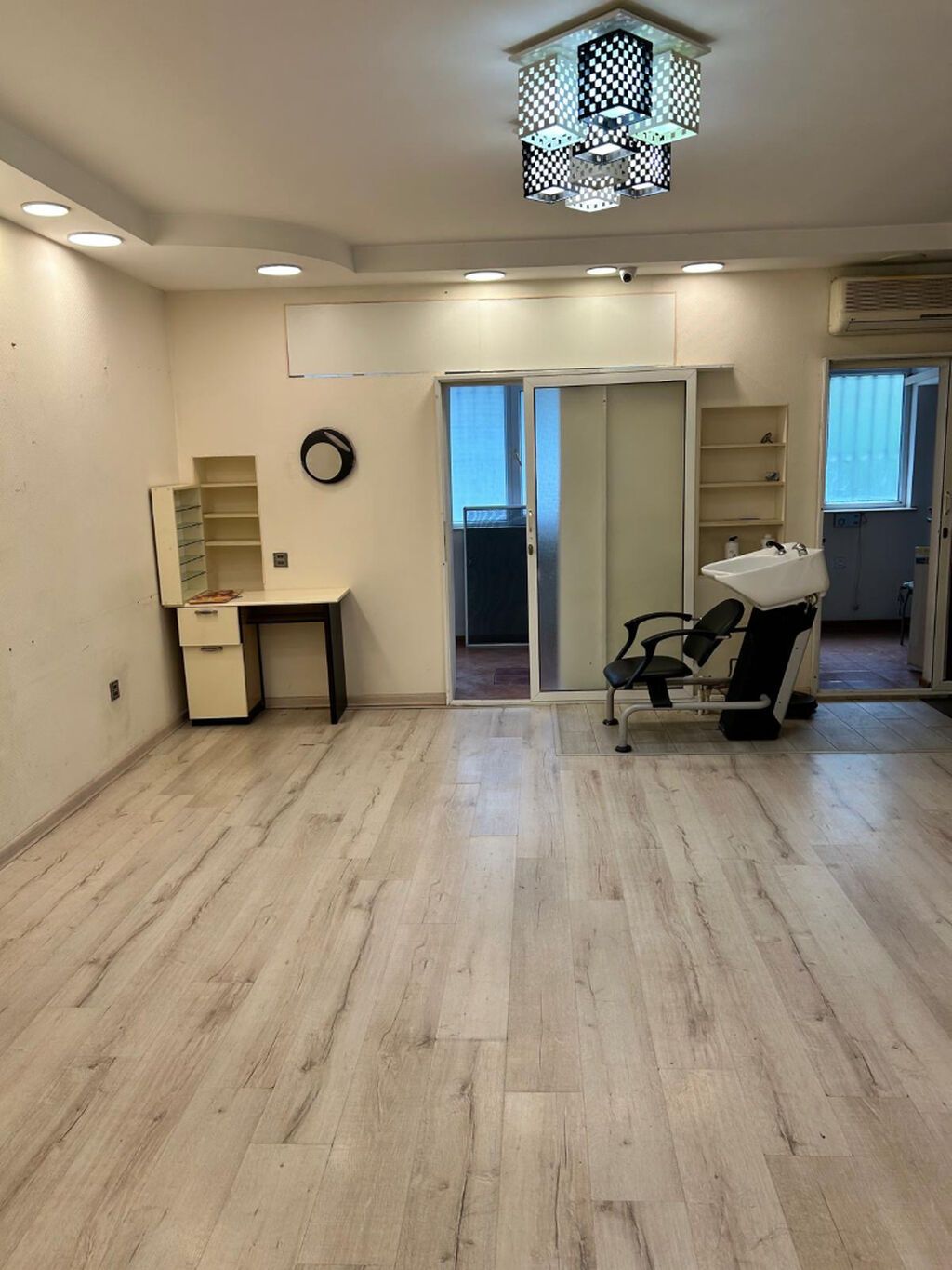 İcarəyə obyekt – İzmir küç. 5, Hyatt Regency və Tbilisi prospektinə