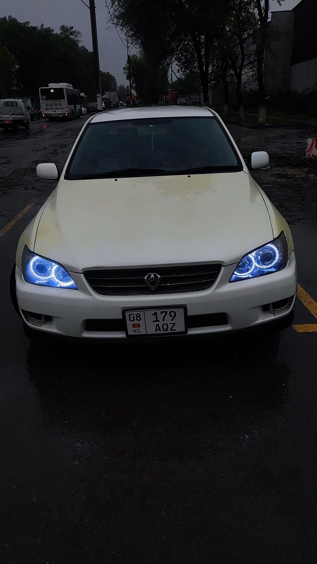 Toyota Altezza: 2003 г., 2 л, Автомат, Бензин, Седан — фото 5