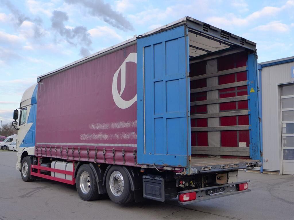 Тентованный грузовик DAF XF Euro 6 (6x2) Один Хоязйн Каробка автомат: фото 6