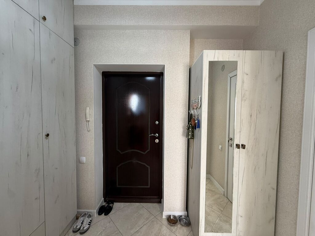 Светлая современная 1‑комнатная квартира с отдельной кухней и: фото 5