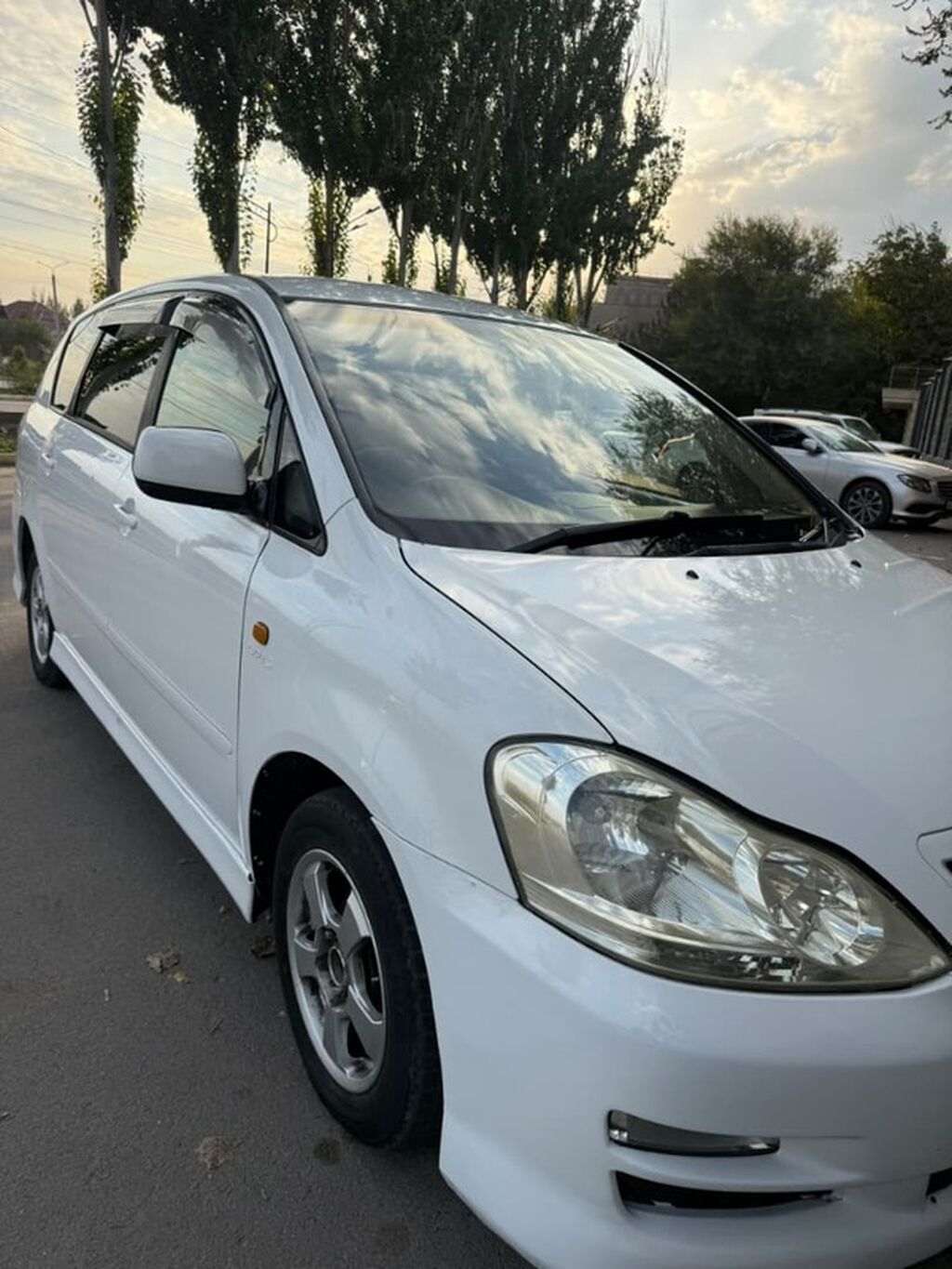 Toyota Ipsum: 2003 г., 2.4 л, Автомат, Бензин, Минивэн: фото 5
