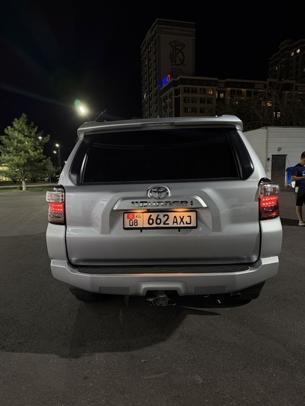 Toyota 4Runner: 2021 г., 4 л, Автомат, Бензин, Внедорожник: фото 4