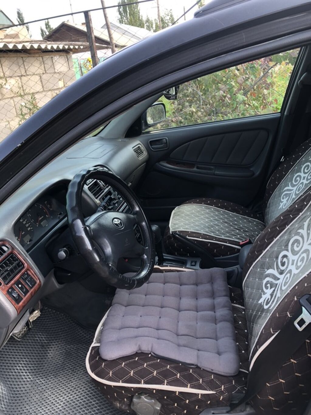 Toyota Avensis: 1999 г., 2 л, Автомат, Бензин, Универсал: фото 2