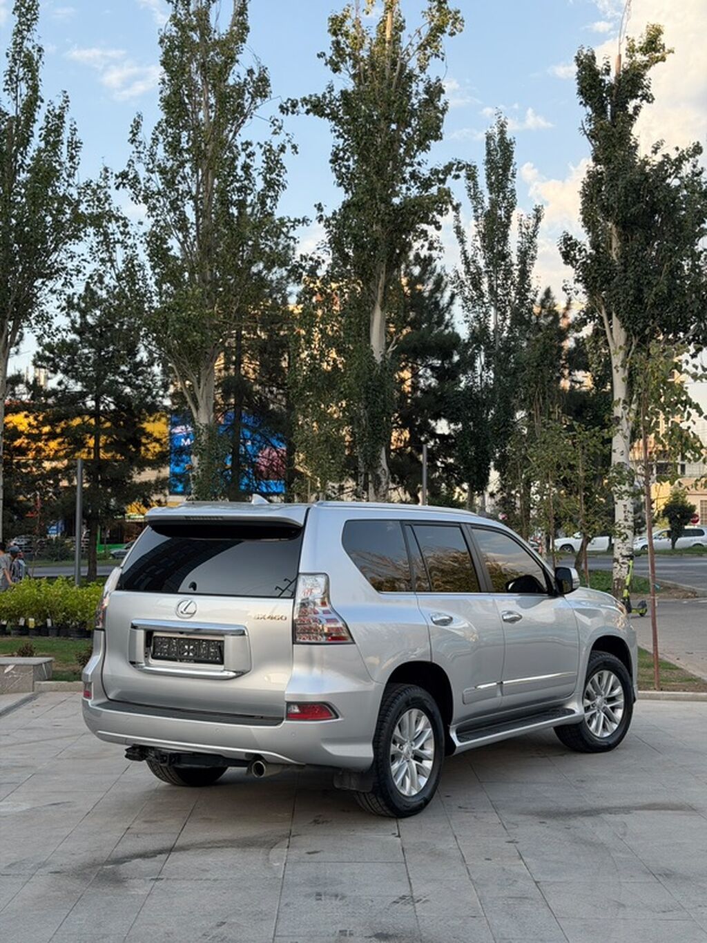 Lexus GX: 2019 г., 4.6 л, Автомат, Бензин, Внедорожник: фото 4
