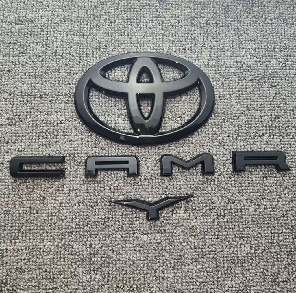 Набор эмблем и букв для Toyota Camry черный глянец (black gloss): фото 1