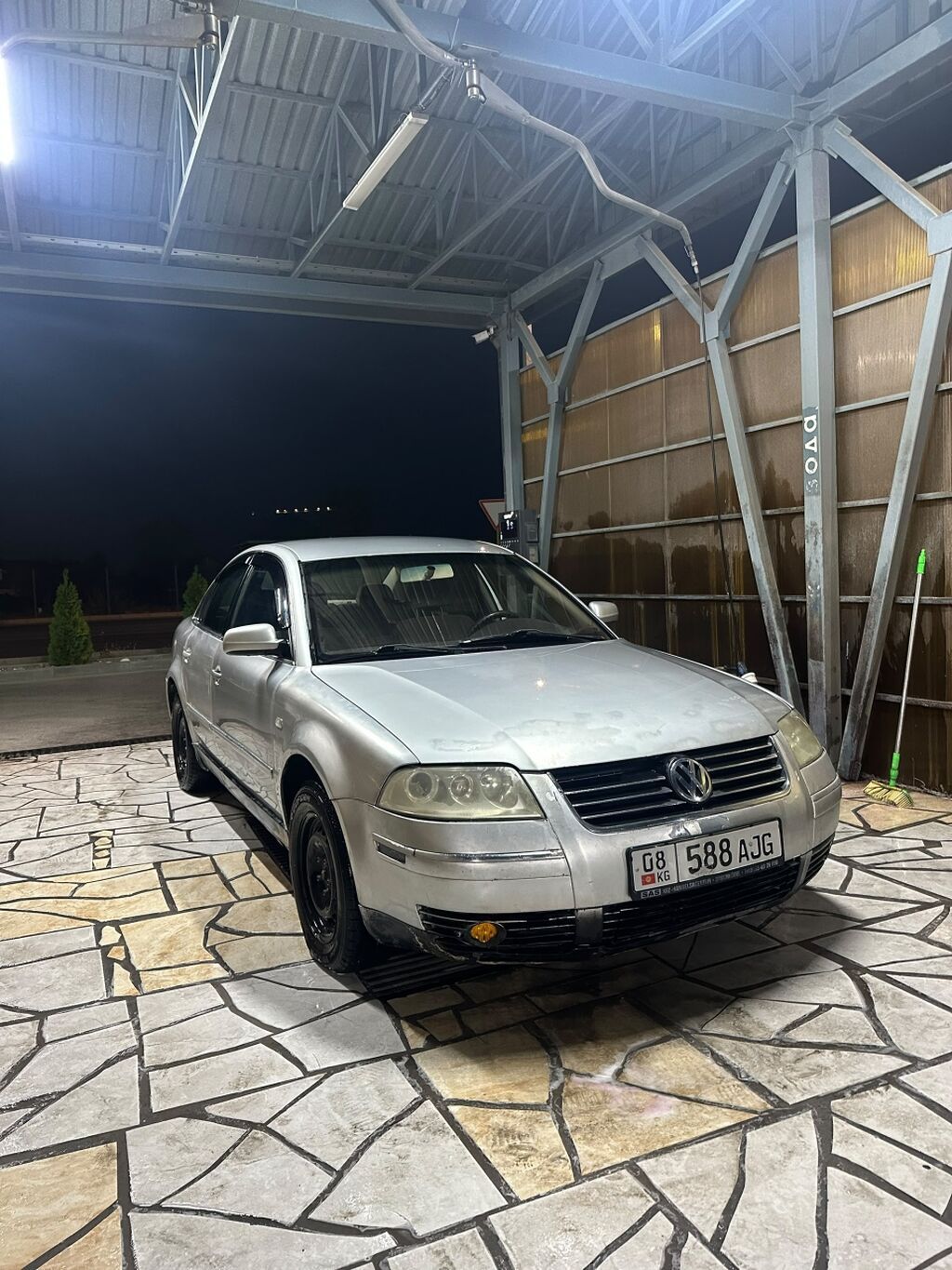 Volkswagen Passat: 2001 г., 1.8 л, Автомат, Бензин, Седан: фото 2