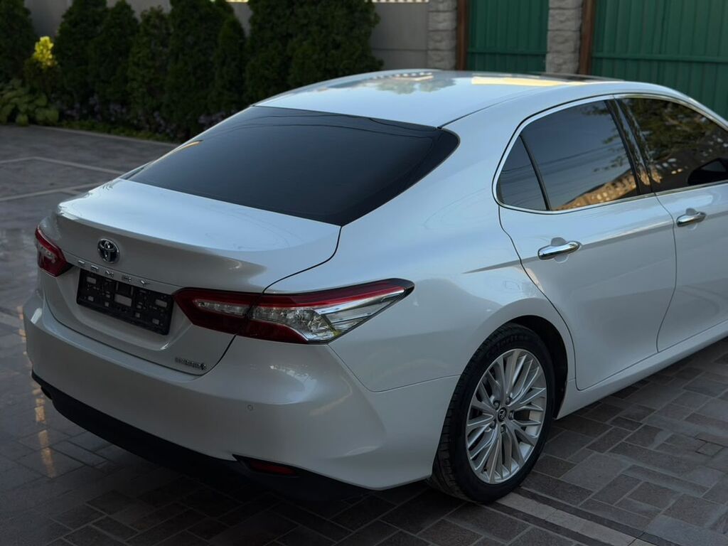 Toyota Camry: 2018 г., 2.5 л, Автомат, Гибрид, Седан: фото 5
