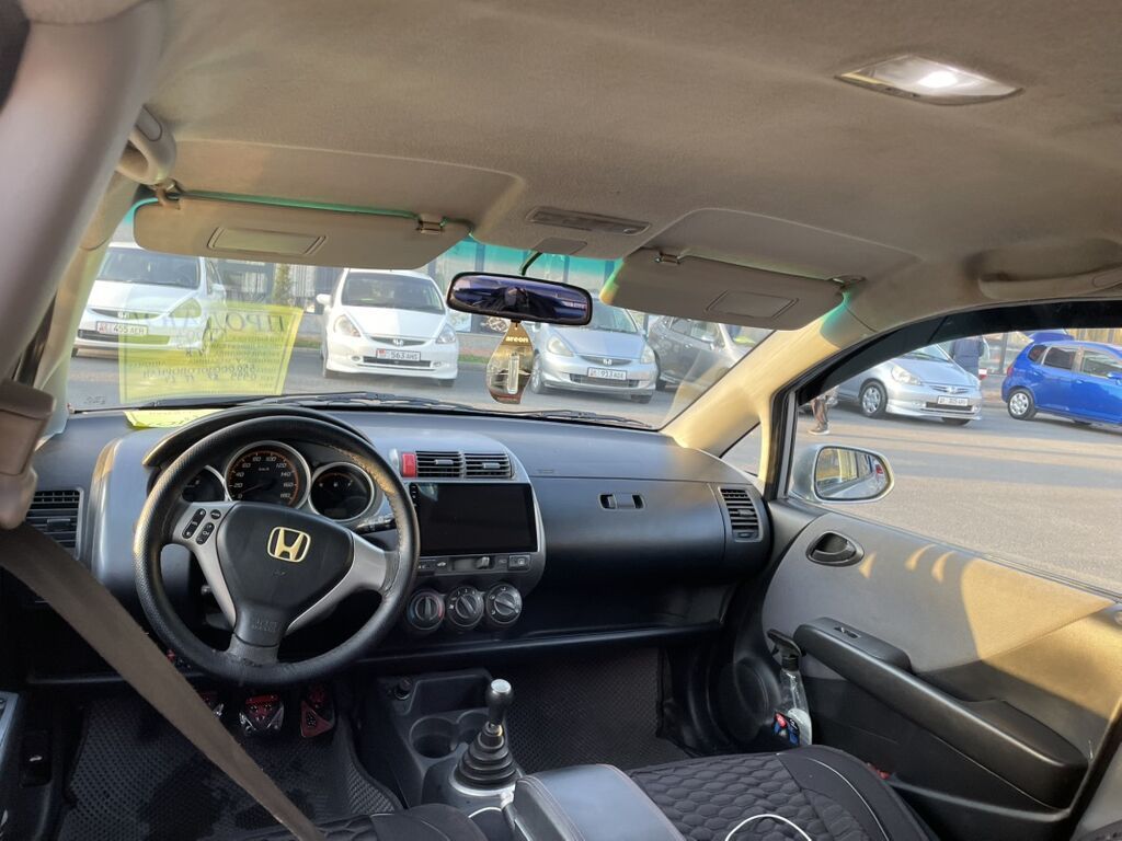 Honda Jazz: 2003 г., 1.5 л, Механика, Бензин, Хэтчбэк: фото 5