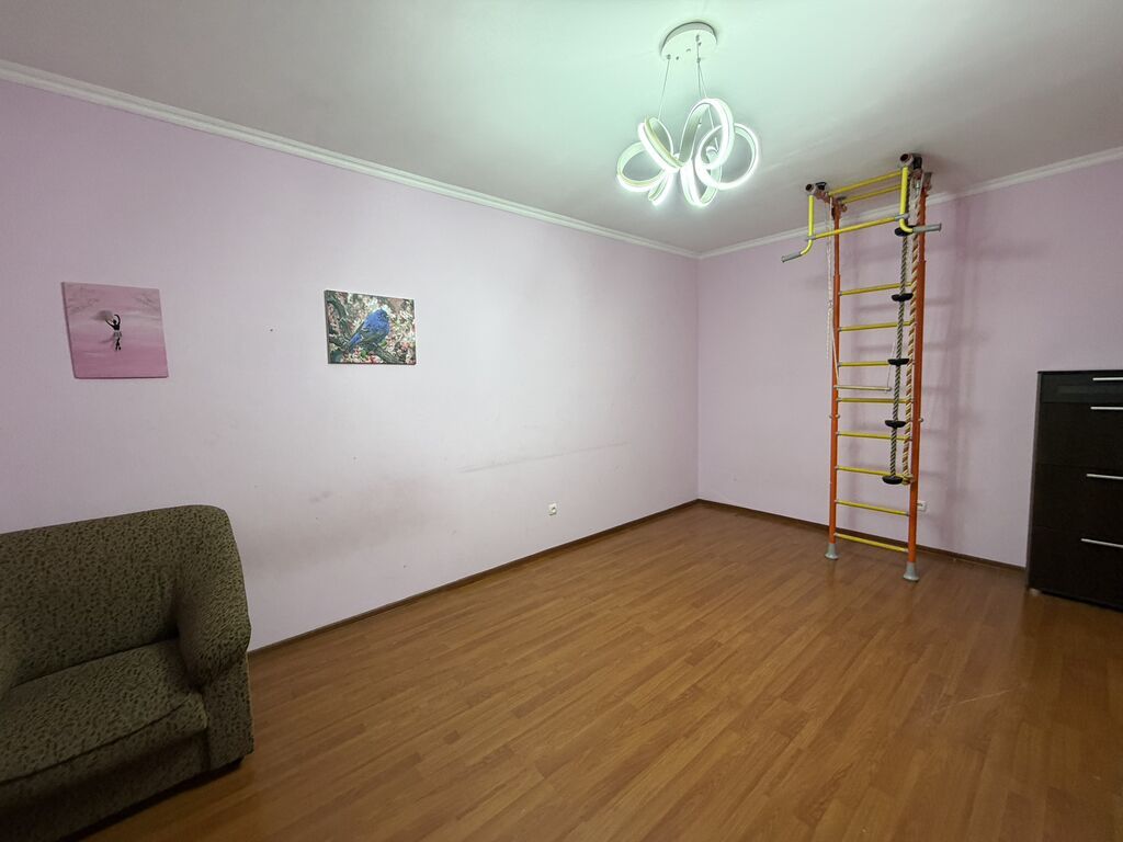 3 комнаты, 63 м², Дордой Плаза ТРЦ 105 серия, 1 этаж: фото 4