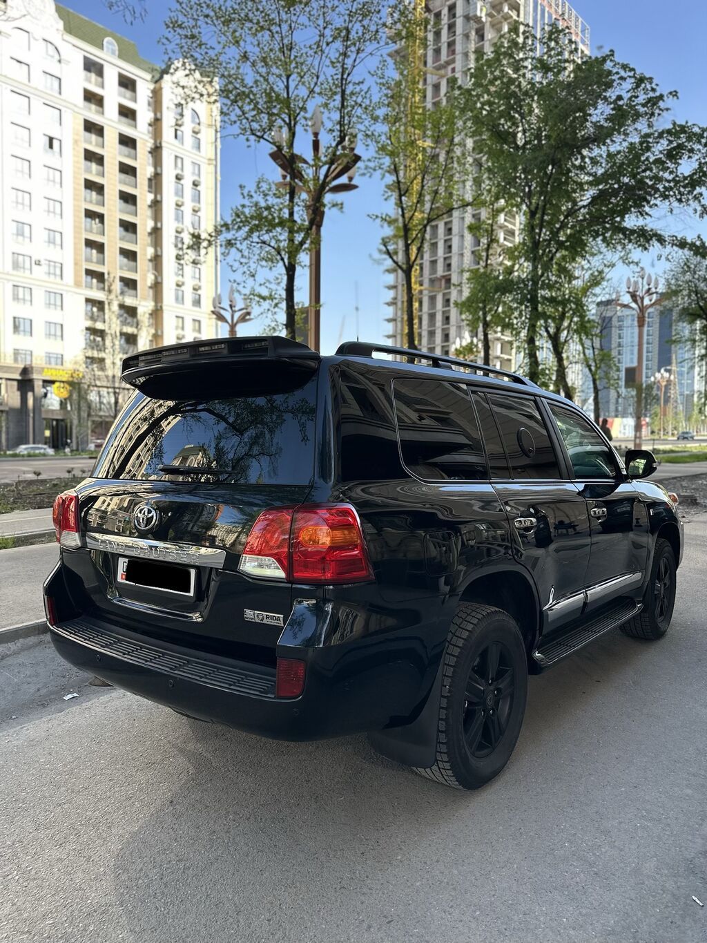 Toyota Land Cruiser: 2014 г., 4.6 л, Автомат, Бензин, Внедорожник: фото 4