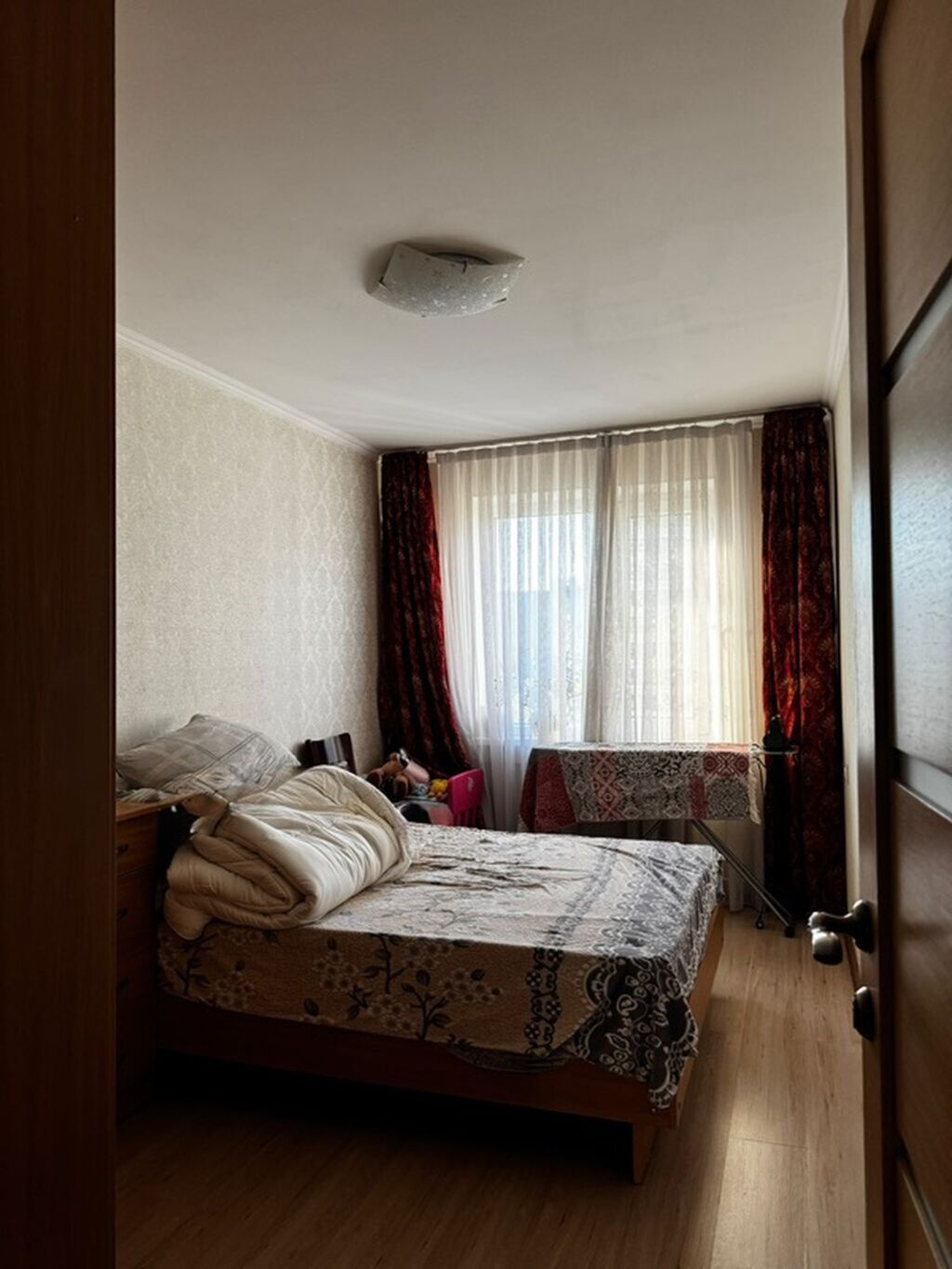 3 комнаты, 58 м², 10 мкр 104 серия, 4 этаж, Старый ремонт: фото 8